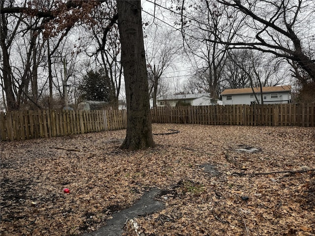 10533 Earl Dr, Saint Louis, MO 63136 - view of yard with fence