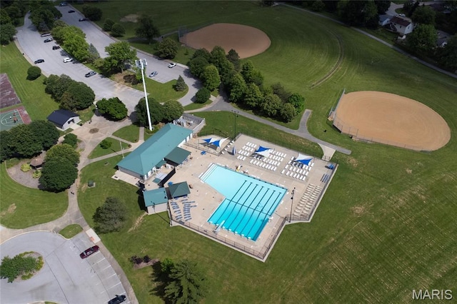 944 Millwood Dr, Saint Peters, MO 63376 - aerial view of a pool area