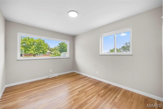 9438 Laguna Dr, Saint Louis, MO 63132 - photo 20
