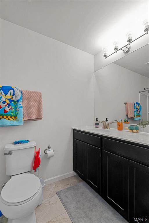 757 Fox Creek Dr, Fenton, MO 63026 - full bath with vanity and toilet