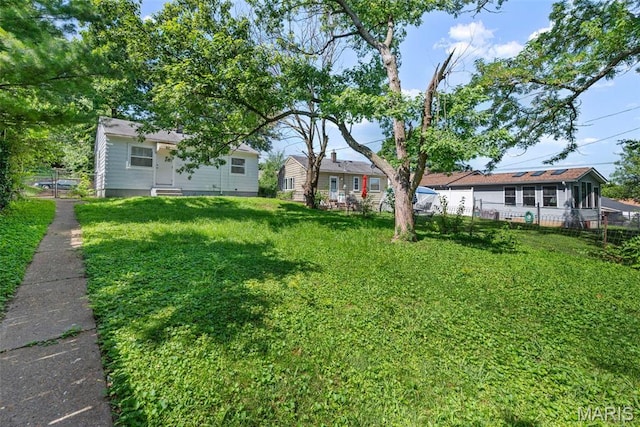 6541 SW Ave, Saint Louis, MO 63139 - view of yard
