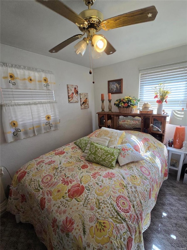 bedroom featuring a ceiling fan