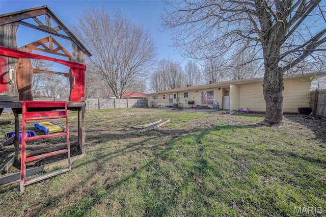611 N Charles Ave, St James, MO 65559 - view of yard