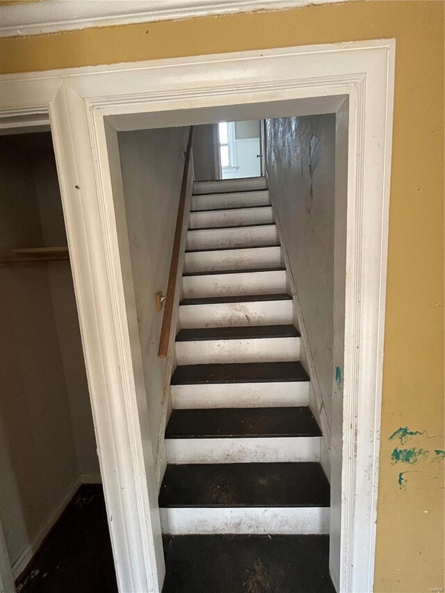 3804 Melba Pl, Saint Louis, MO 63121 - view of stairway