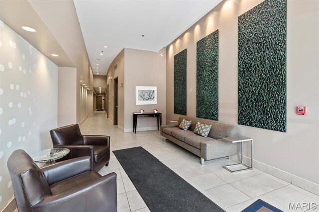9 N Euclid Ave Unit 508, Saint Louis, MO 63108 - common area with recessed lighting
