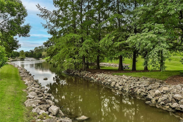 1626 High School Dr, Saint Louis, MO 63144 - water view