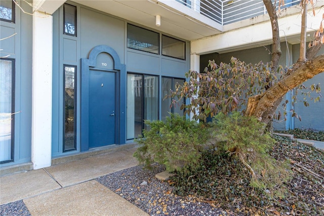 4100 Laclede Ave Unit 110, Saint Louis, MO 63108 - property entrance featuring stucco siding
