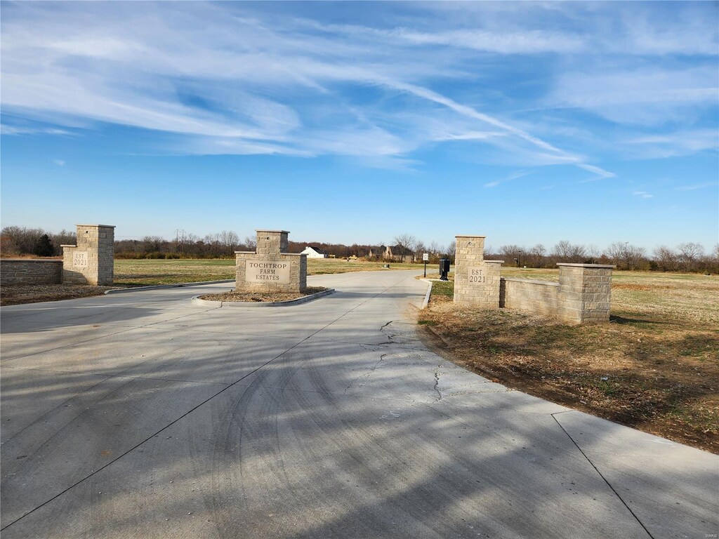 100 Brickyard Pond Ct, Wentzville, MO 63385
