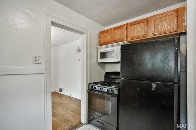 8033 Washington St, Saint Louis, MO 63114 - photo 17