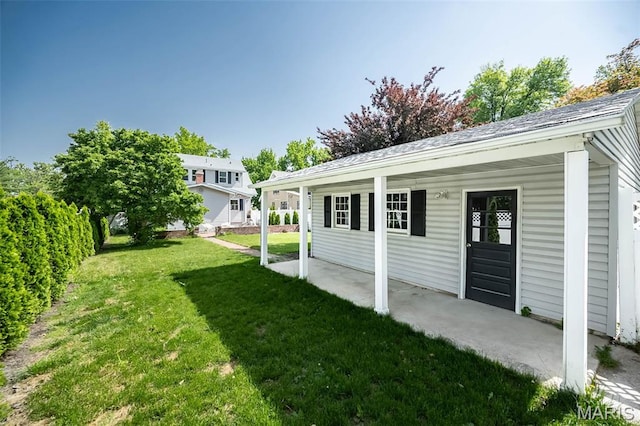 7642 Westmoreland Ave, Saint Louis, MO 63105 - view of grassy yard