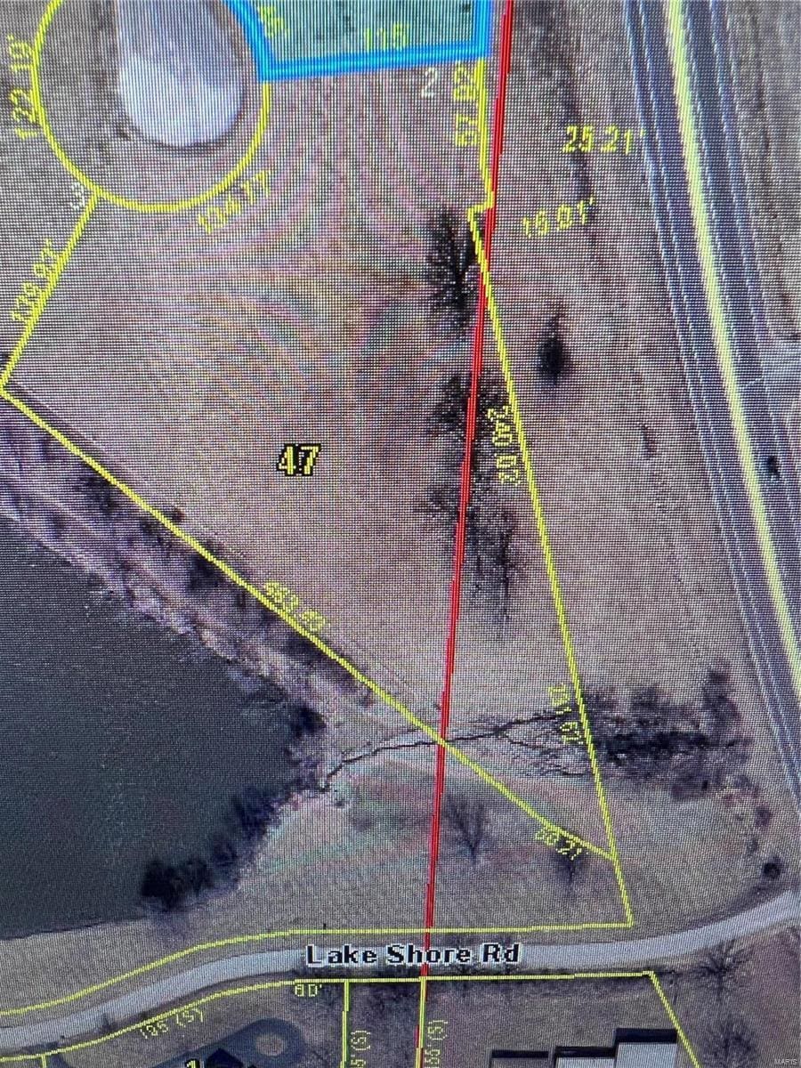 2 Grand Lake Cir, Lebanon, MO 65536