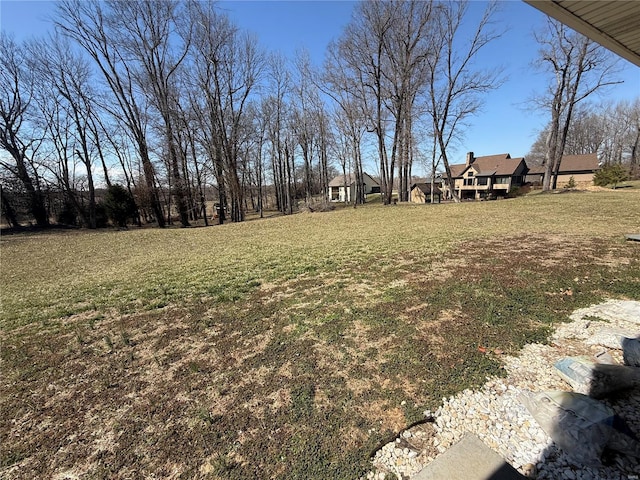 view of green lawn