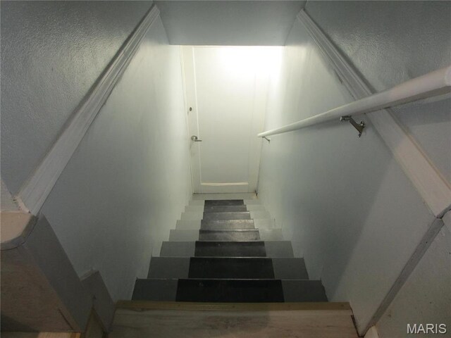 7 Pineview Ln, Collinsville, IL 62234 - view of stairway