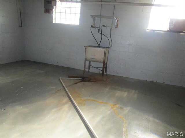 7 Pineview Ln, Collinsville, IL 62234 - basement with concrete block wall