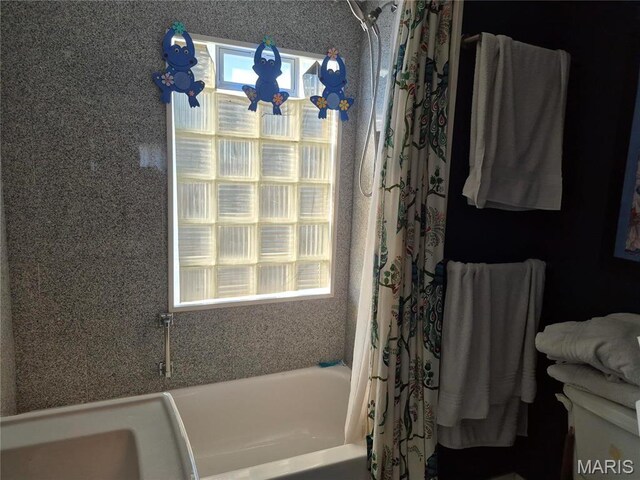 3019 Mockingbird Ln, Granite City, IL 62040 - full bathroom featuring shower / tub combo