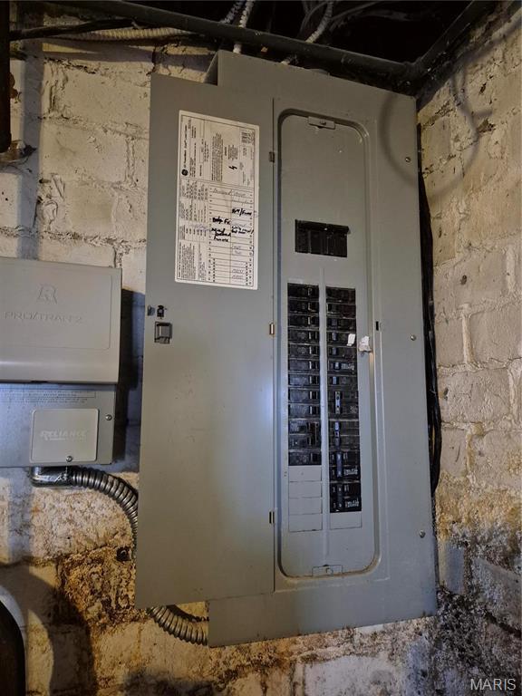 3019 Mockingbird Ln, Granite City, IL 62040 - utilities featuring electric panel