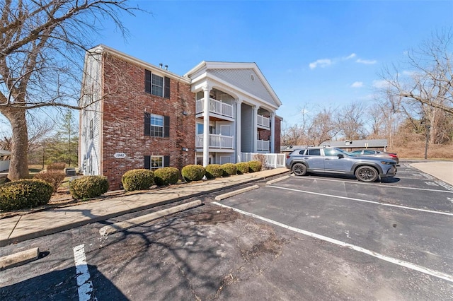1942 Marine Terrace Dr Unit E, Maryland Heights, MO 63146 - view of uncovered parking lot