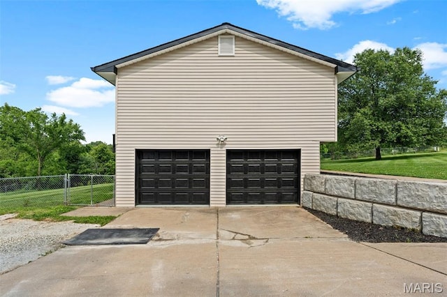 719 Green Ridge Dr, Catawissa, MO 63015 - view of garage