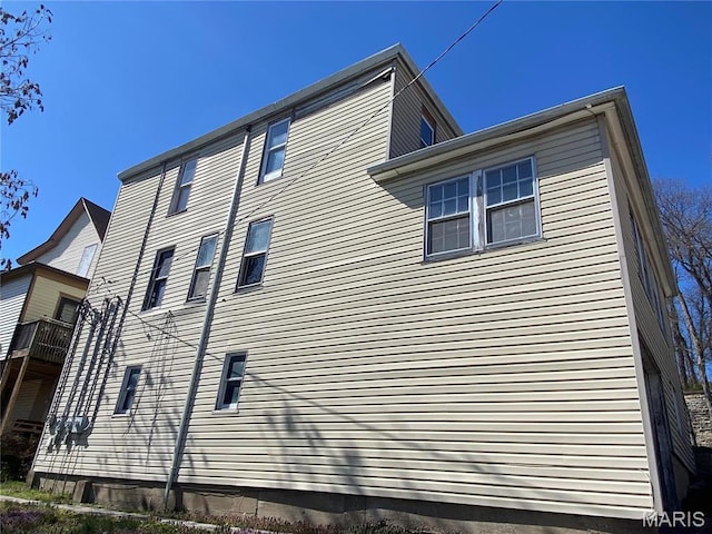 1001 Bird St, Hannibal, MO 63401 - view of side of home