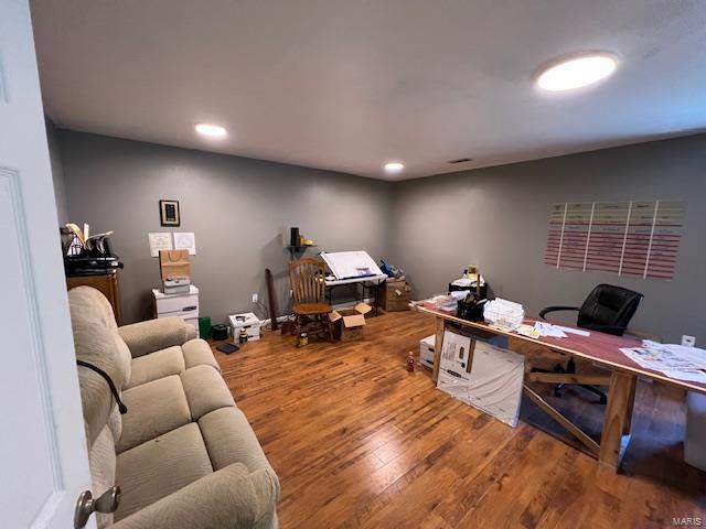 22585 Harlan Ln, Saint Robert, MO 65584 - office space with wood finished floors and recessed lighting
