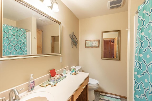 64 Trails End Ln, Doniphan, MO 63935 - bathroom with toilet, vanity, baseboards, and a shower with curtain