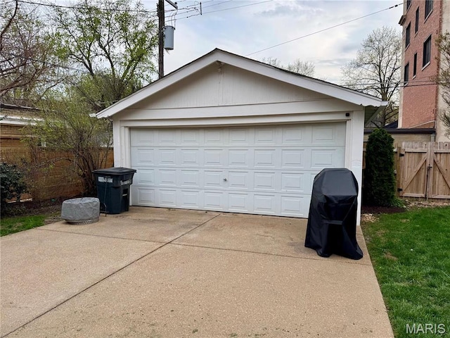 4386 Westminster Pl, Saint Louis, MO 63108 - view of detached garage