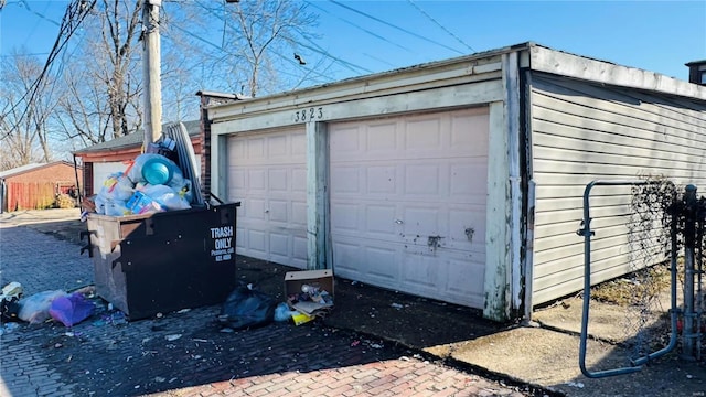 view of detached garage