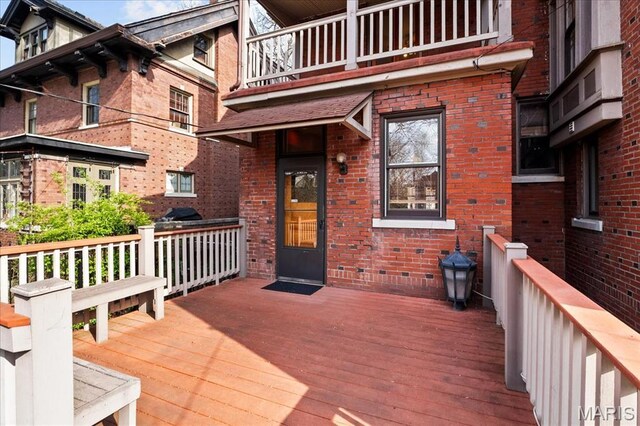 6230 Waterman Ave, Saint Louis, MO 63130 - view of wooden deck