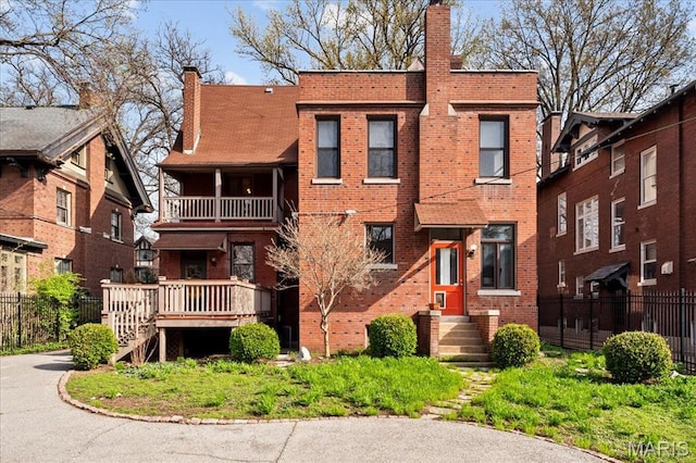 6230 Waterman Ave, Saint Louis, MO 63130 - view of property with fence and stairs