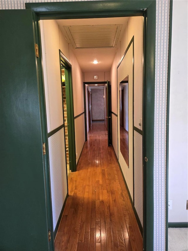 400 Smith Rd, Lebanon, MO 65536 - corridor featuring hardwood / wood-style floors