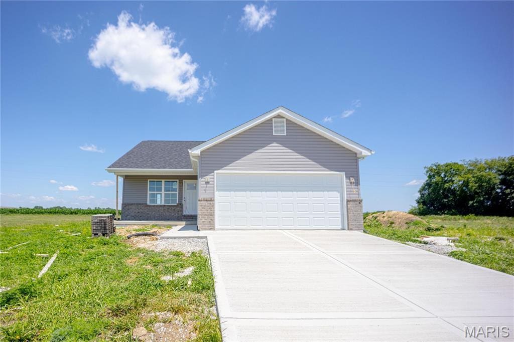 233 Patriots Dr, Bethalto, IL 62010 - photo 1