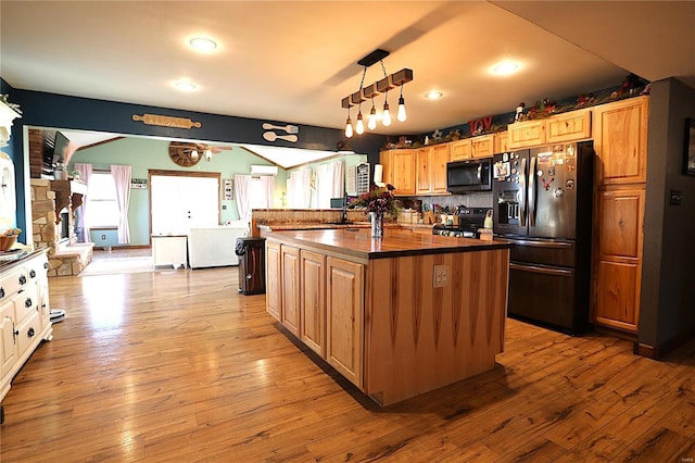1988 Ripley Route Cc, Doniphan, MO 63935 - kitchen featuring fridge with ice dispenser, black electric range, light wood-style flooring, ceiling fan, and recessed lighting