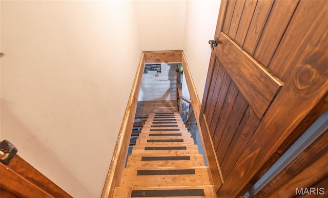 5819 Highway Vv Hwy, Vv, MO 65542 - view of stairway