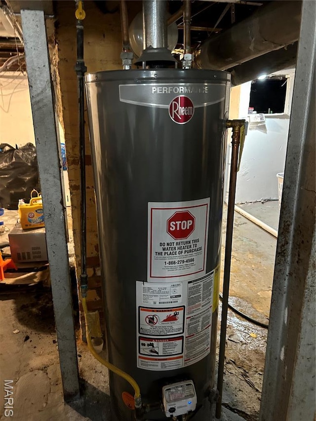 114 Bernhardt Ave, Saint Louis, MO 63121 - utility room with gas water heater
