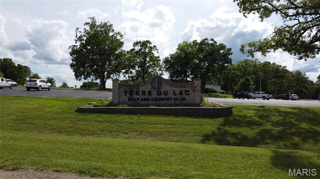 338 Mont Pellier St, Bonne Terre, MO 63628 - community sign featuring uncovered parking and a lawn