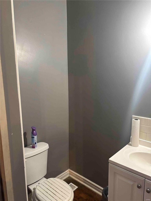 2803 Semple Ave, Saint Louis, MO 63120 - half bath featuring toilet and vanity