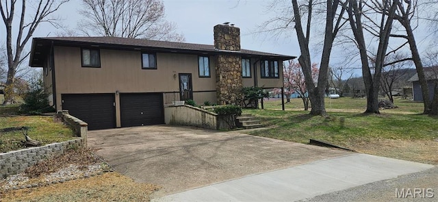 266 Hunt Club Cir, Galena, MO 65656 - raised ranch with a chimney, an attached garage, driveway, and a front lawn