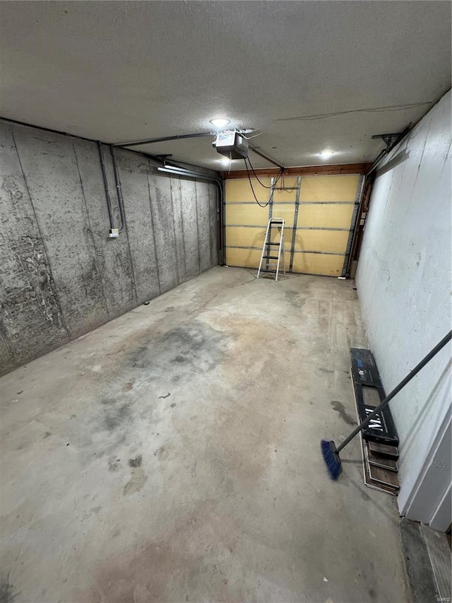 9 Summit Ln, Hermann, MO 65041 - garage with a garage door opener