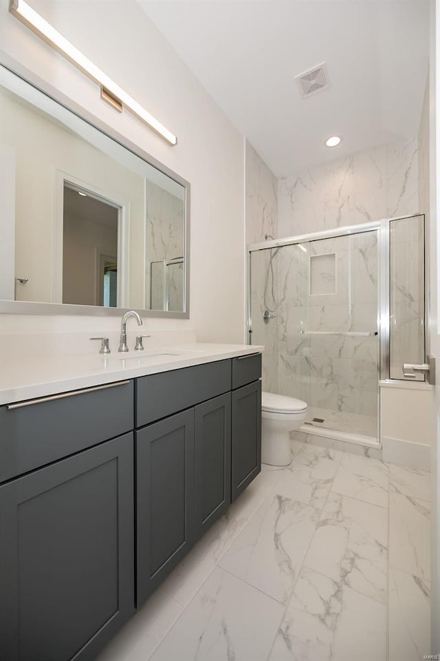 bathroom featuring a marble finish shower, marble look tiles, toilet, vanity, and recessed lighting