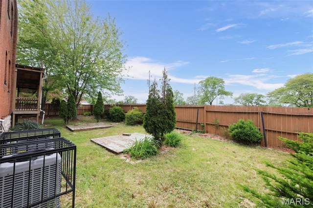 6040 Maple Ave, Saint Louis, MO 63112 - view of yard