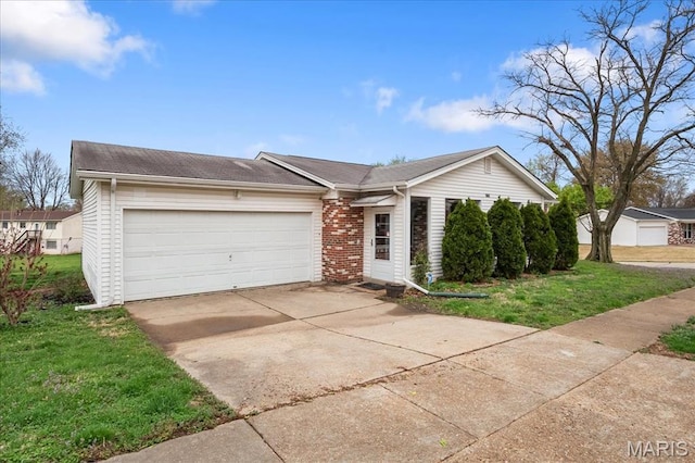 2428 Central Parkway Dr, Florissant, MO 63031 - photo 1