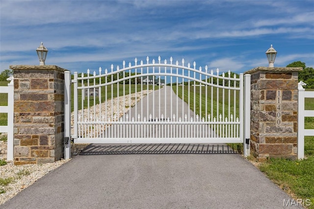 11400 State Road C, Hillsboro, MO 63050 - view of gate