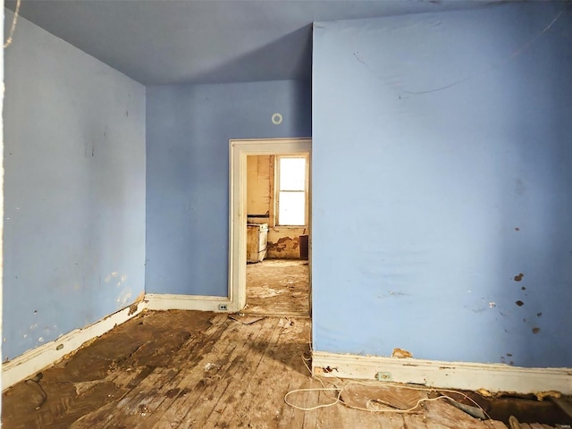 2025 E College Ave, Saint Louis, MO 63107 - unfurnished room with baseboards
