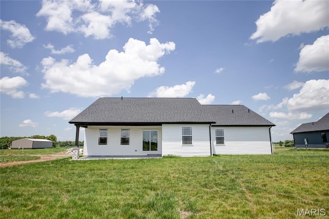 1002 Brianna Ct, Jerseyville, IL 62052 - back of house with a yard and a patio area