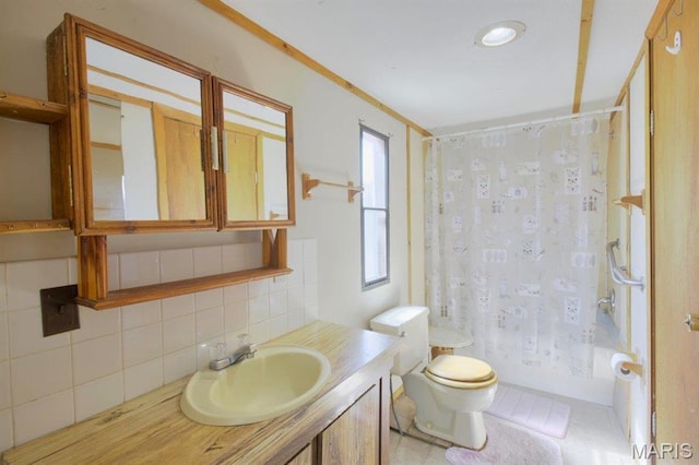 6619 Pawnee Dr Unit 20 14, French Village, MO 63036 - bathroom with decorative backsplash, toilet, shower / tub combo, and vanity
