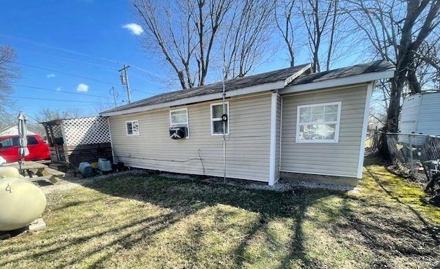 659 W 4th St, Lebanon, MO 65536 - view of home's exterior