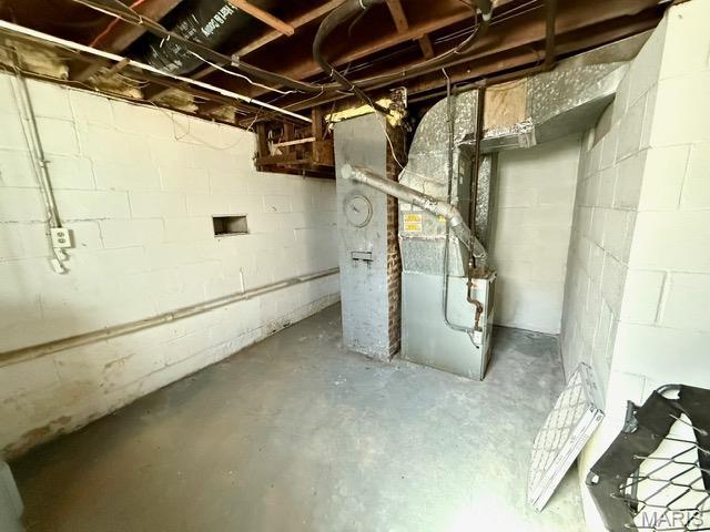 19 S Schlueter Ave, Saint Louis, MO 63135 - unfinished basement with heating unit
