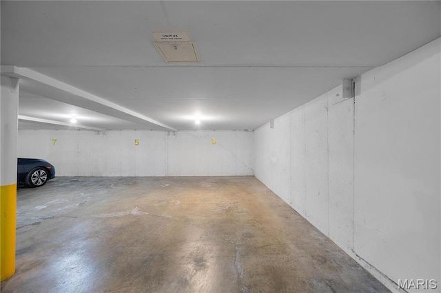 13419 Land O Woods Dr Unit 6, Saint Louis, MO 63141 - view of parking garage