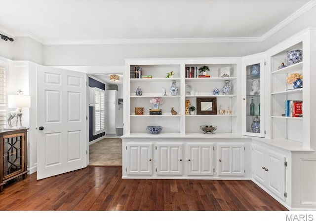 668 Clear Brook Dr, Des Peres, MO 63122 - unfurnished room with dark wood-style floors and crown molding