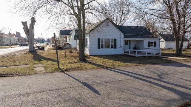 209 W Washington Ave, Richland, MO 65556 - view of front of property with a porch